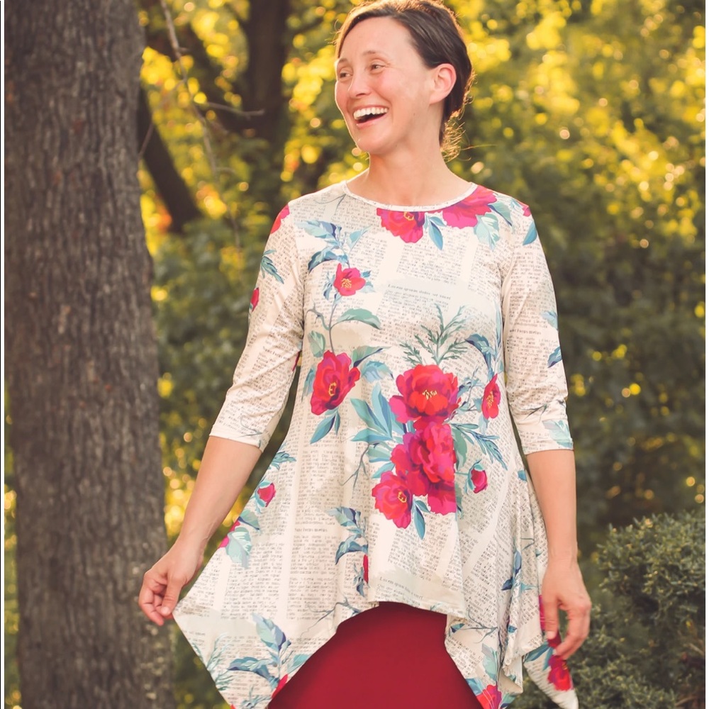 Sold!! Nuggles Sheyanne top
